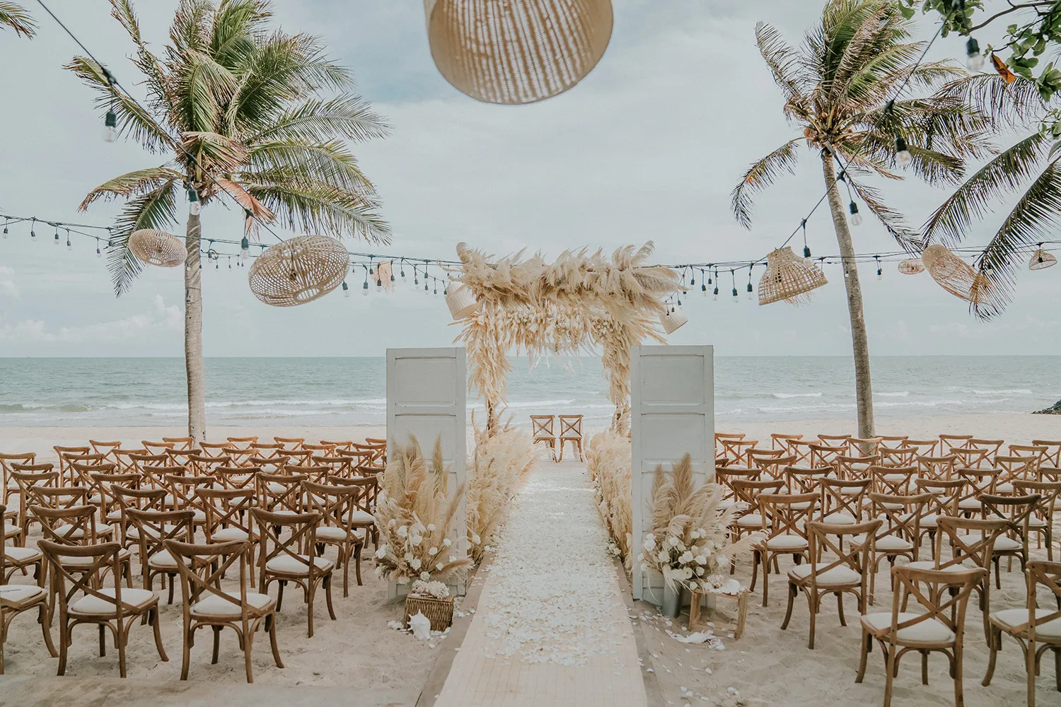 Photography by Hipster Wedding. theweddingnotebook.com