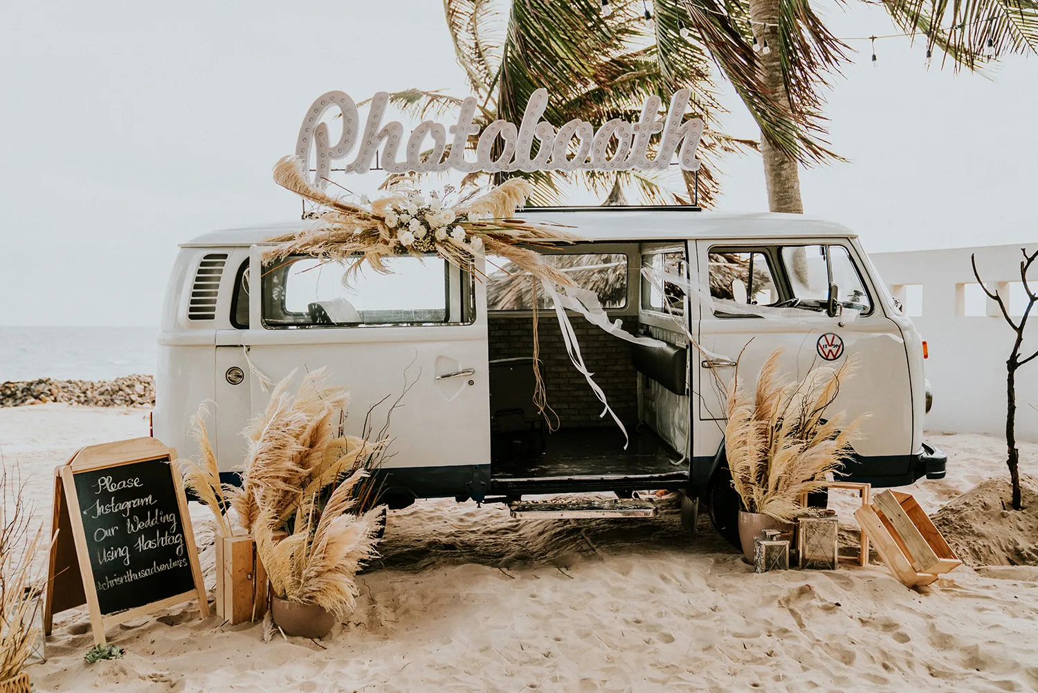 Photography by Hipster Wedding. theweddingnotebook.com