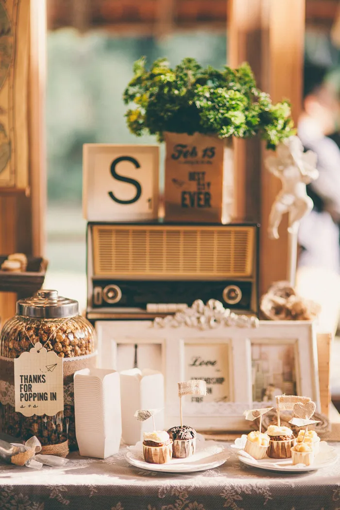 Styling by Bliss &amp; Glitz. Photos by Memoir Click Studio. theweddingnotebook.com