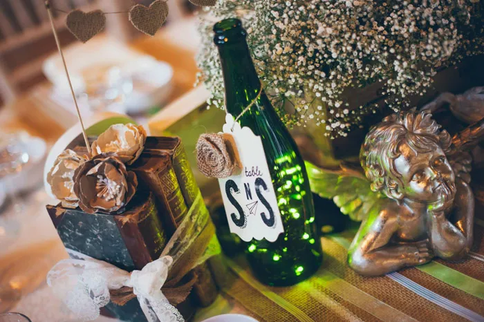 Styling by Bliss &amp; Glitz. Photos by Memoir Click Studio. theweddingnotebook.com