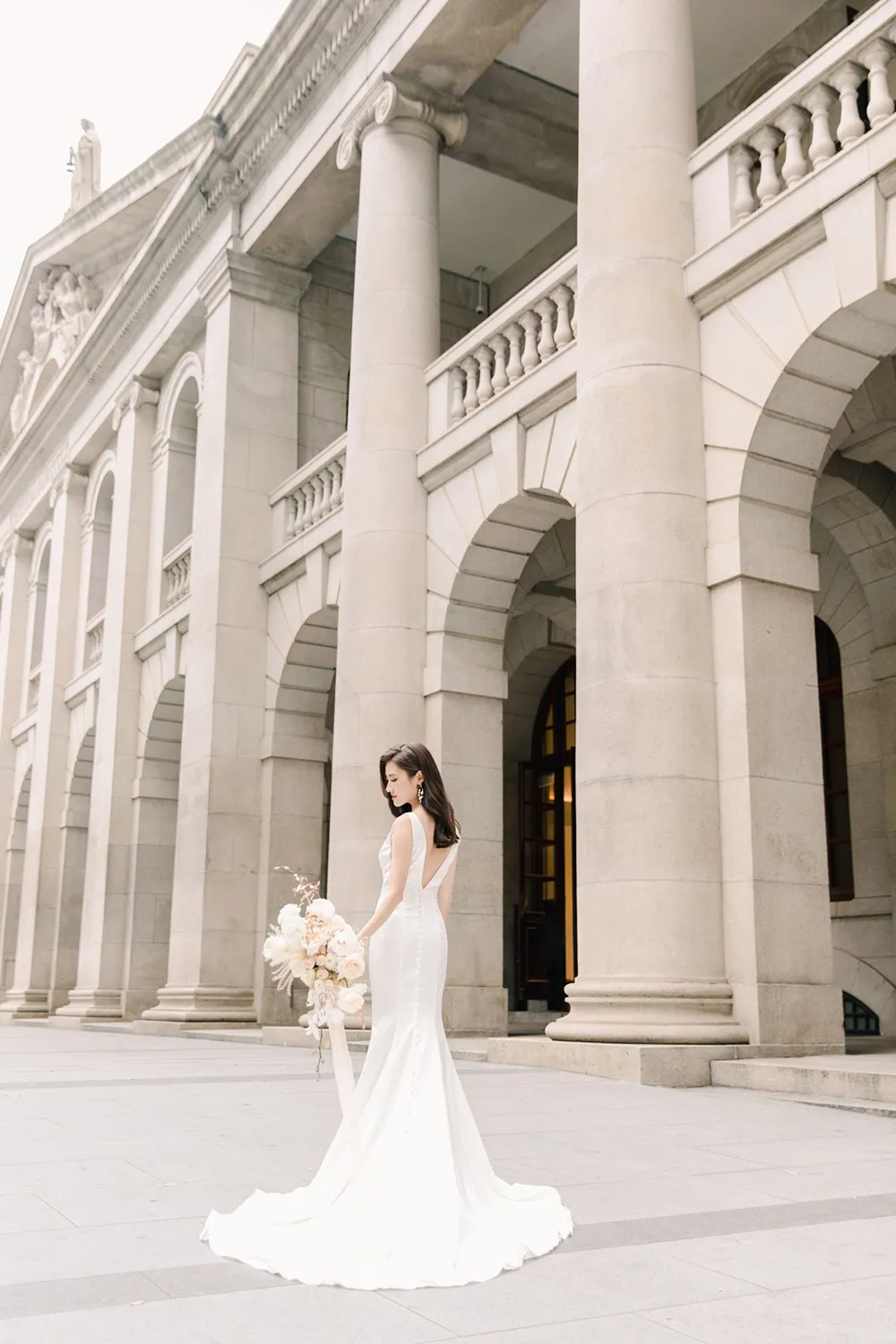 Photo by Tomek Cheung Photography. theweddingnotebook.com