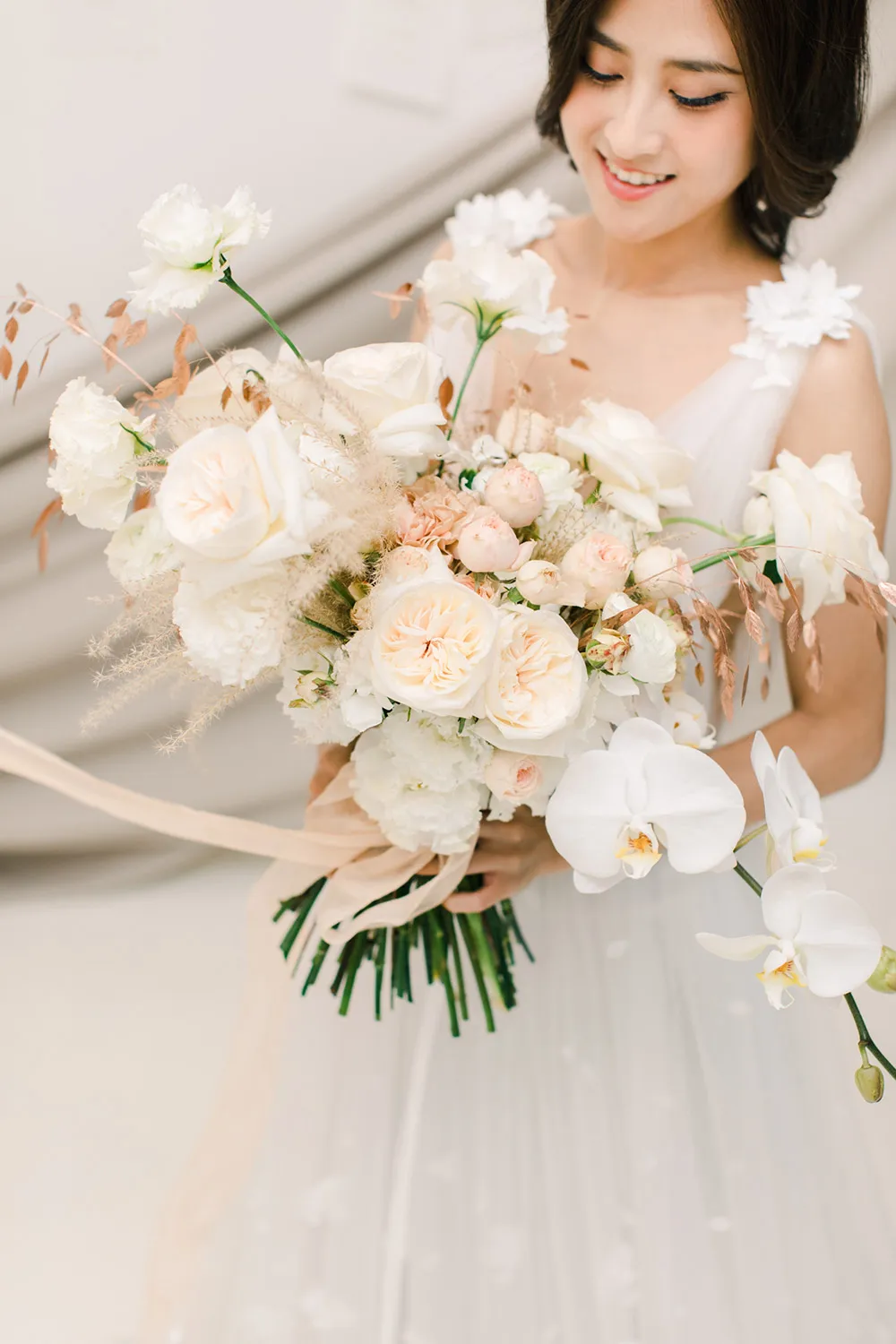 Photo by Tomek Cheung Photography. theweddingnotebook.com