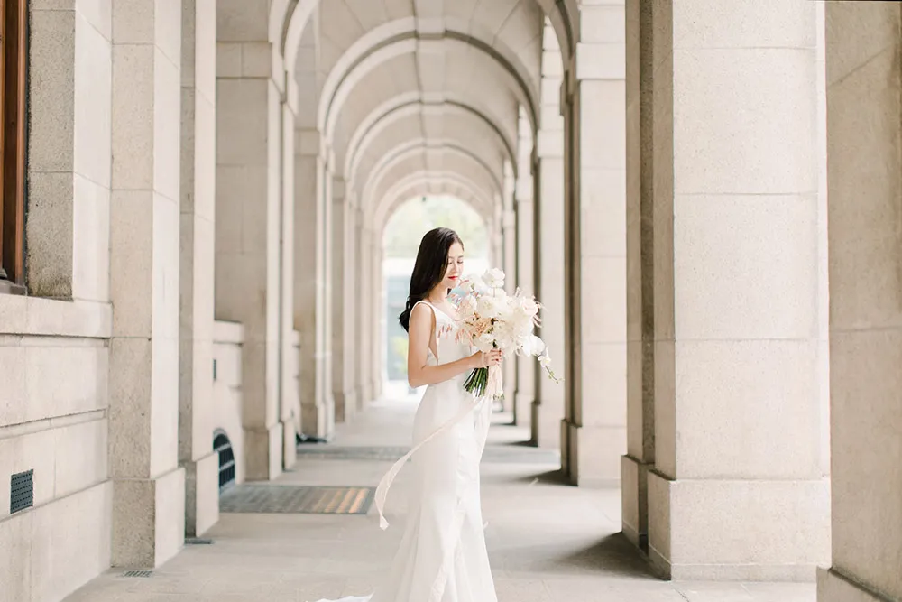 Photo by Tomek Cheung Photography. theweddingnotebook.com