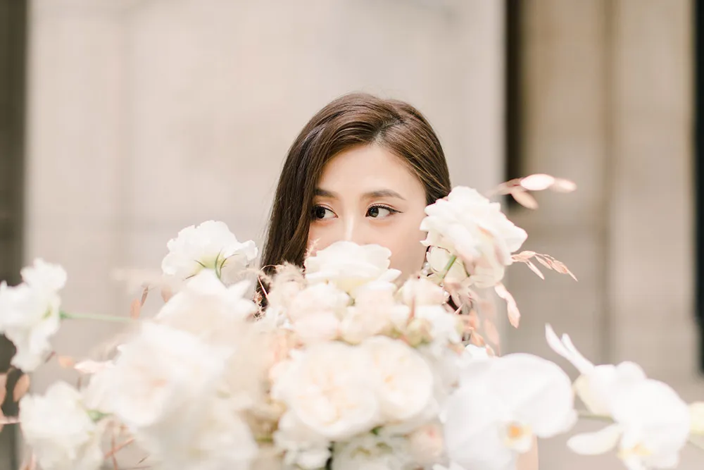 Photo by Tomek Cheung Photography. theweddingnotebook.com