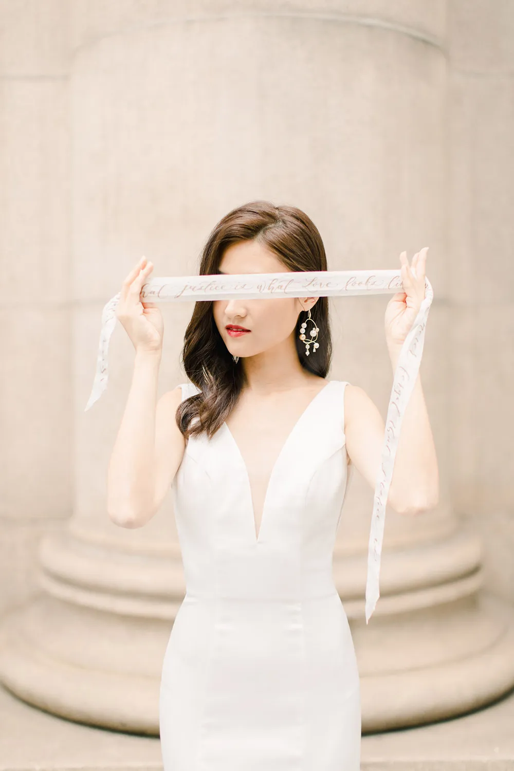 Photo by Tomek Cheung Photography. theweddingnotebook.com