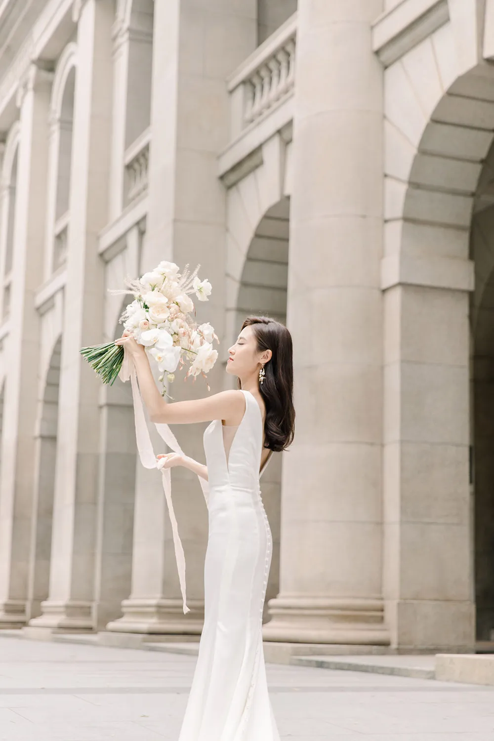 Photo by Tomek Cheung Photography. theweddingnotebook.com