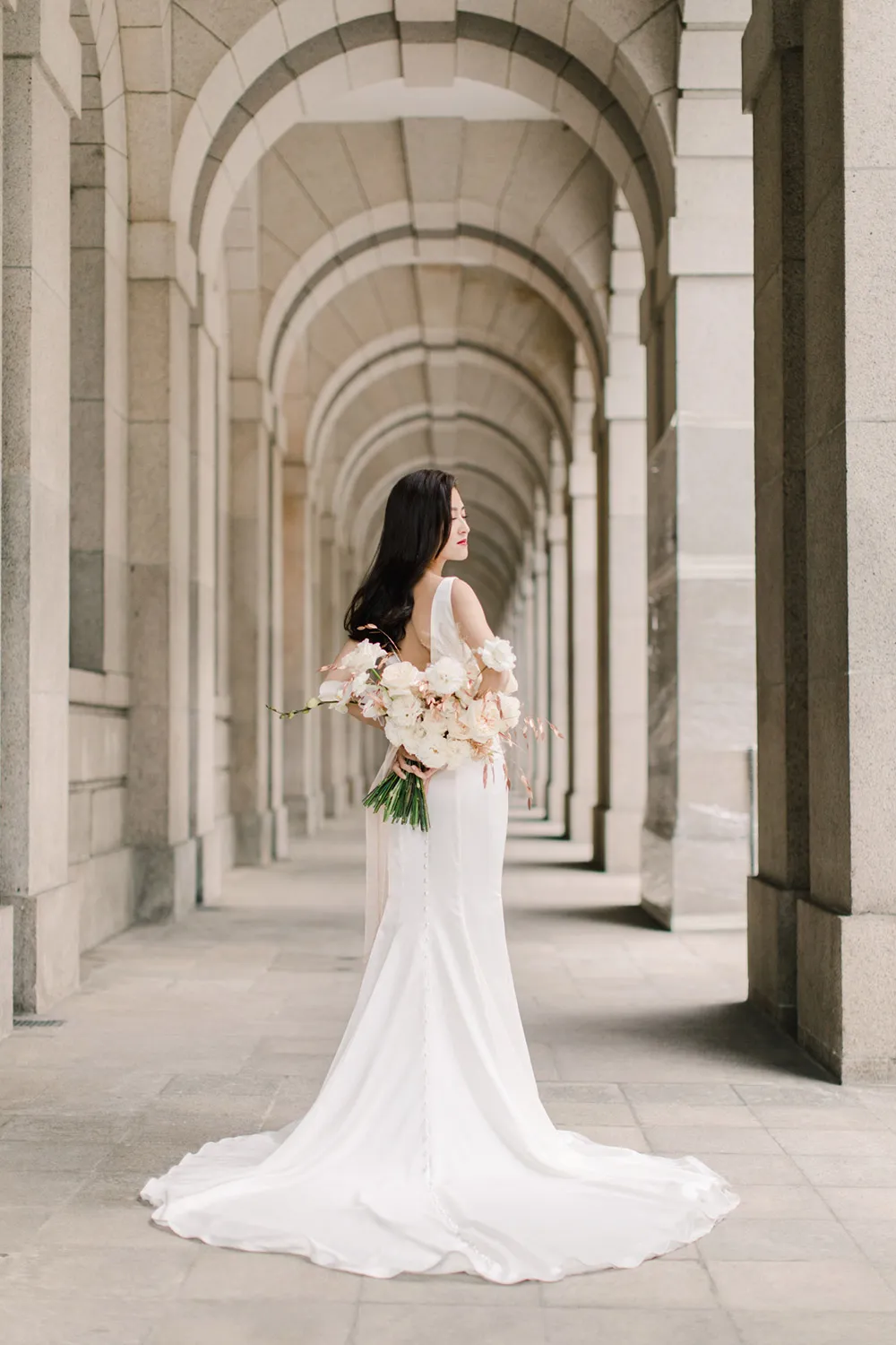 Photo by Tomek Cheung Photography. theweddingnotebook.com