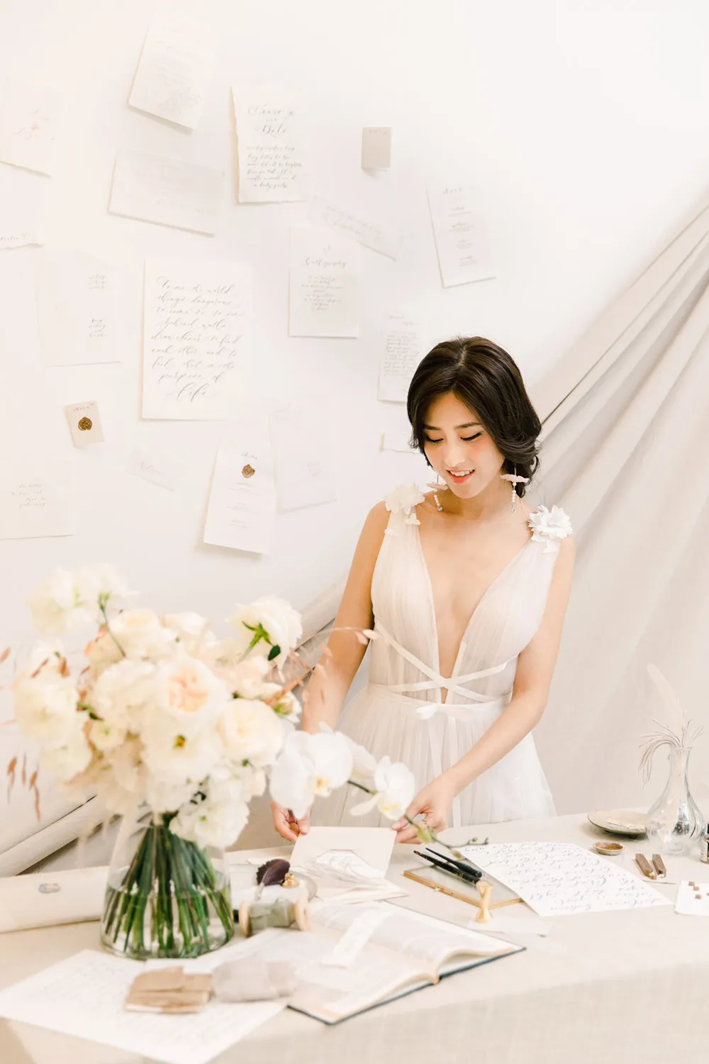 Photo by Tomek Cheung Photography. theweddingnotebook.com