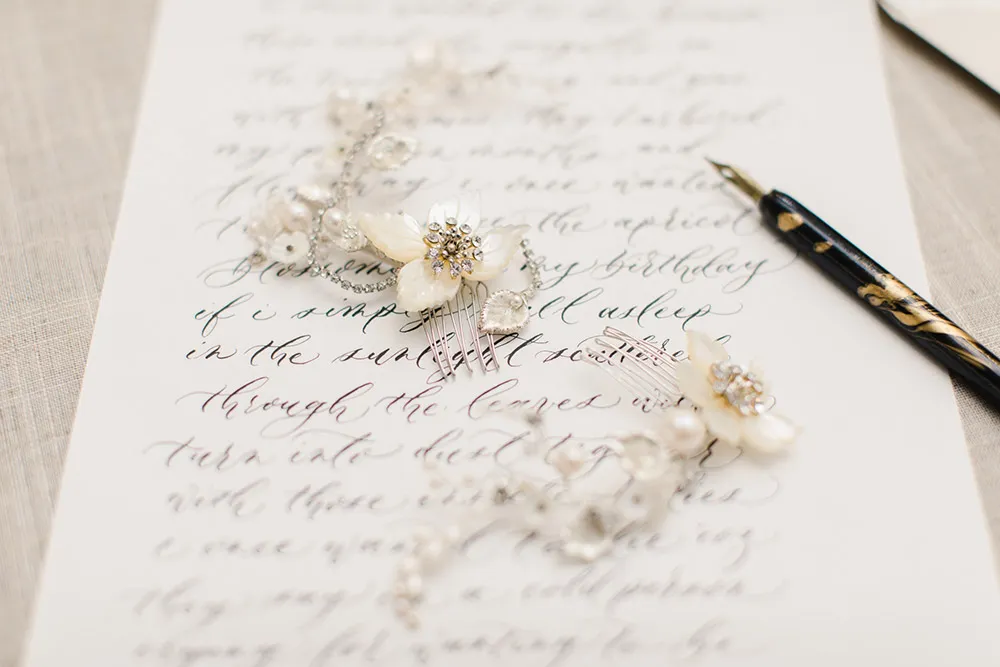 Photo by Tomek Cheung Photography. theweddingnotebook.com