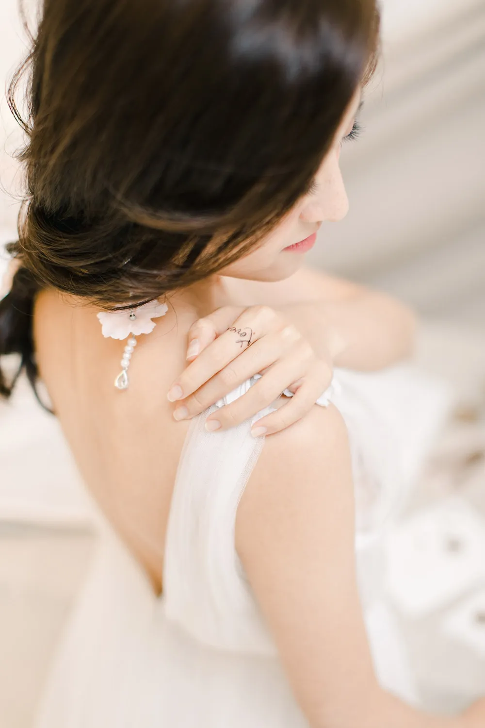 Photo by Tomek Cheung Photography. theweddingnotebook.com