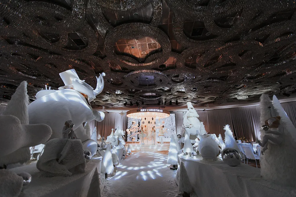 Photo by Louis Gan Photography. theweddingnotebook.com