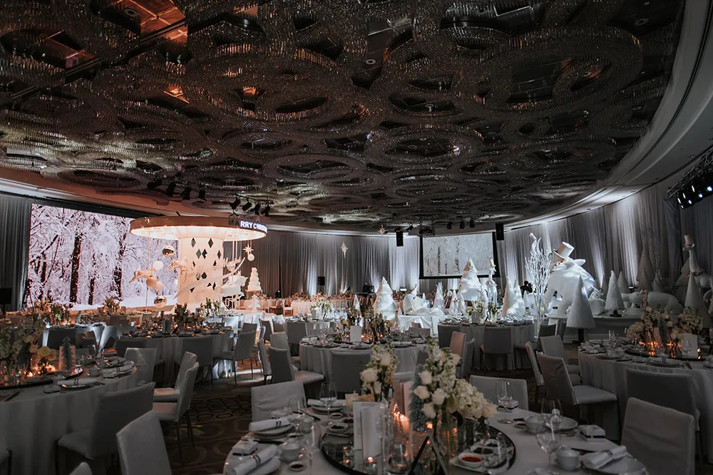 Photo by Louis Gan Photography. theweddingnotebook.com