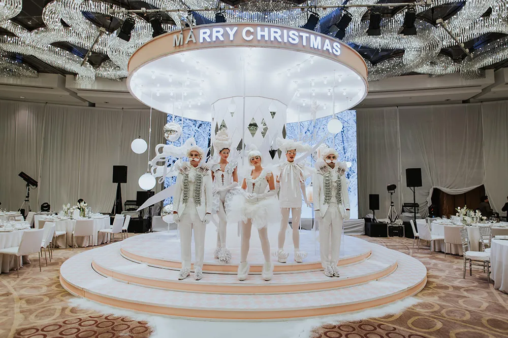 Photo by Louis Gan Photography. theweddingnotebook.com