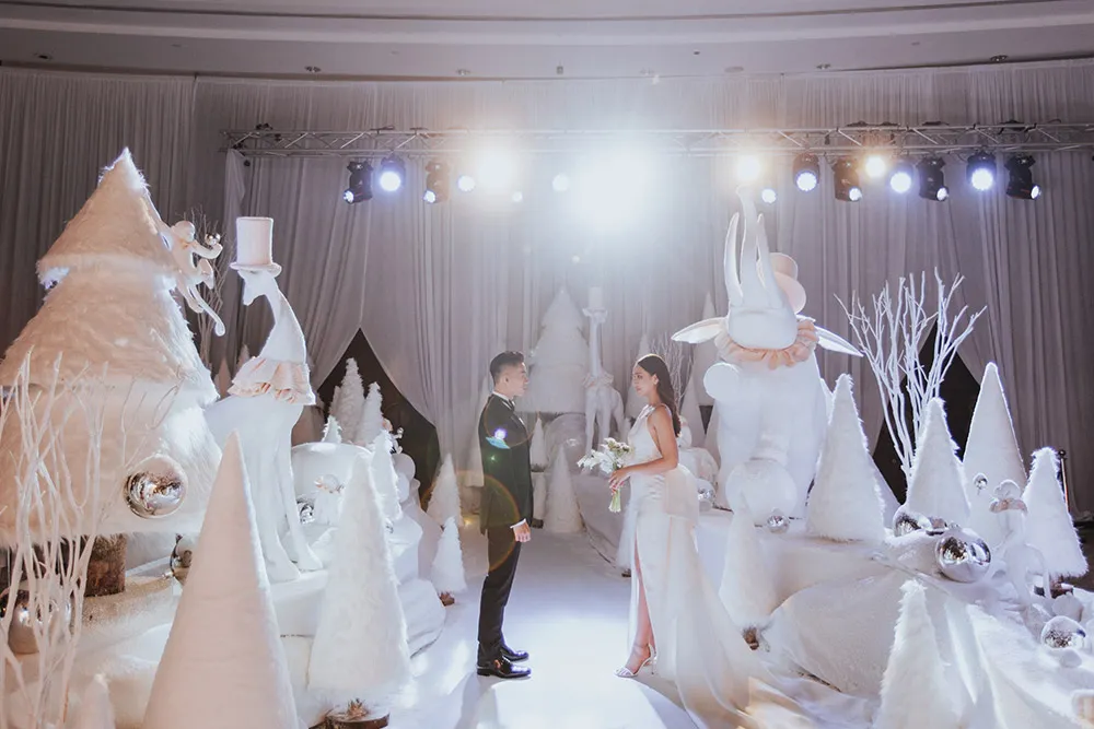 Photo by Louis Gan Photography. theweddingnotebook.com