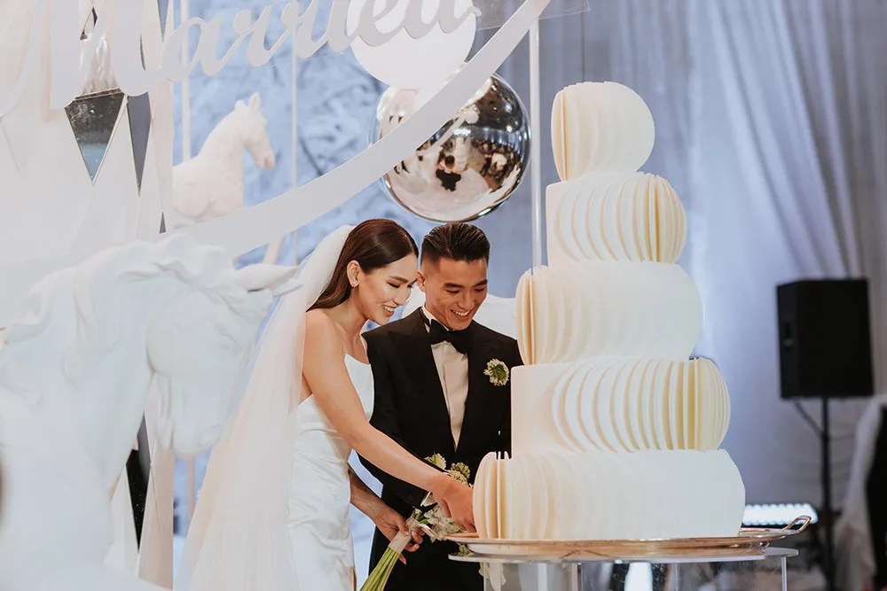 Photo by Louis Gan Photography. theweddingnotebook.com