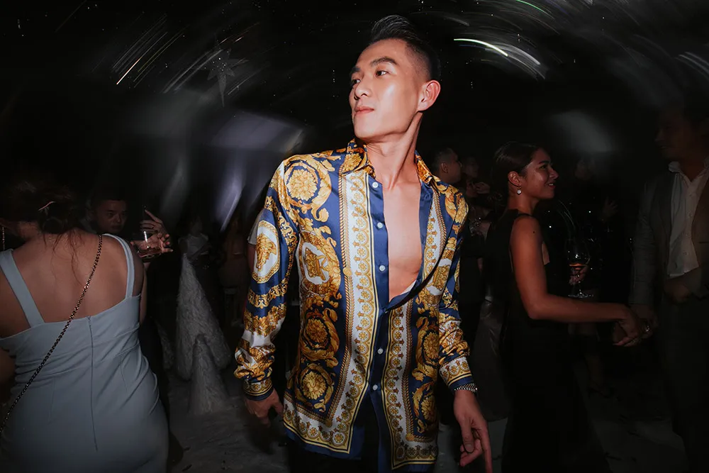 Photo by Louis Gan Photography. theweddingnotebook.com