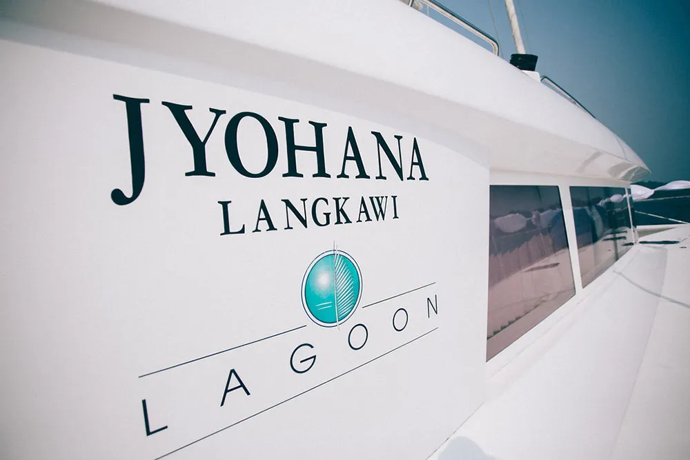 Dennis Yap Photography. theweddingnotebook.com