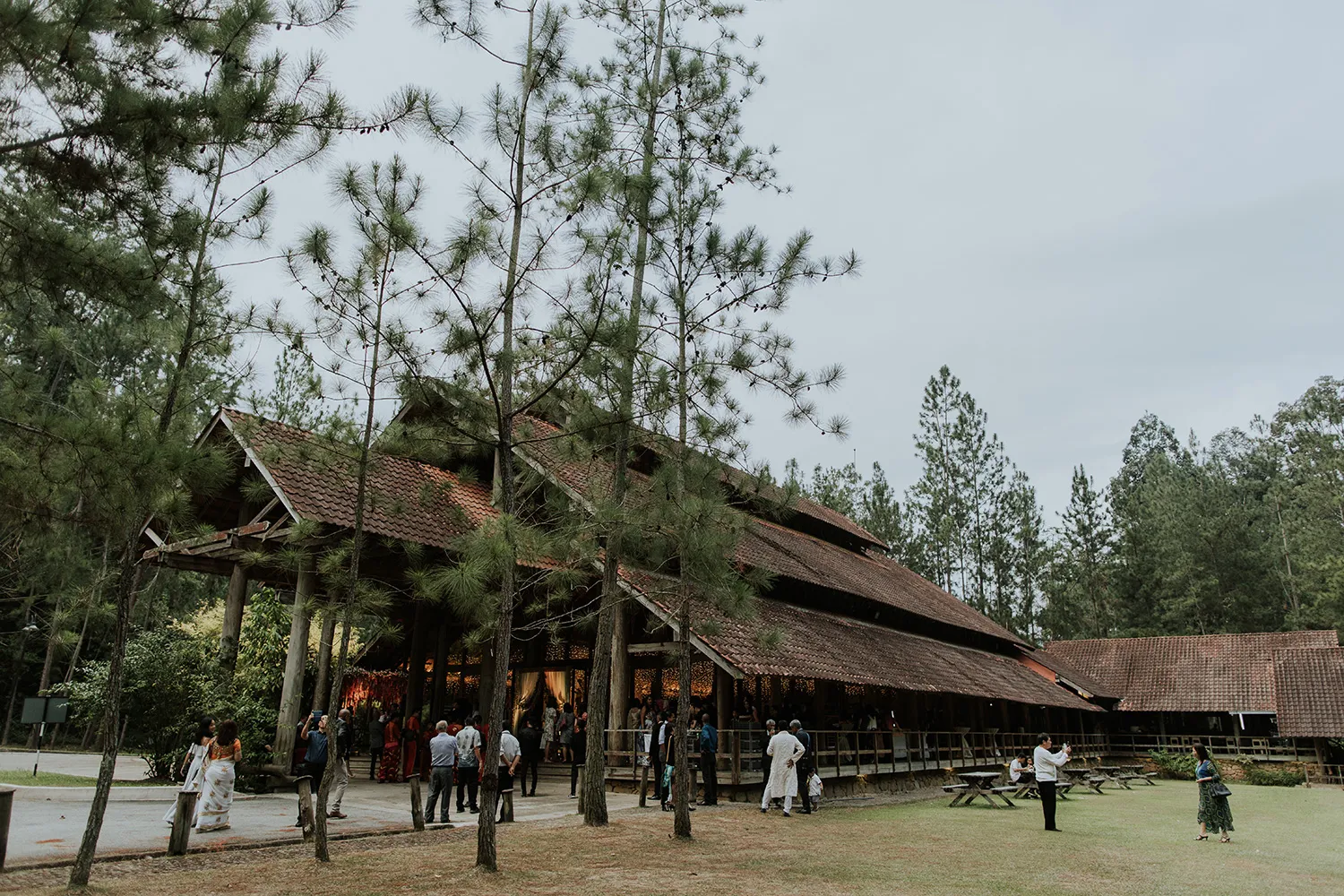 Louis Gan Photography. theweddingnotebook.com