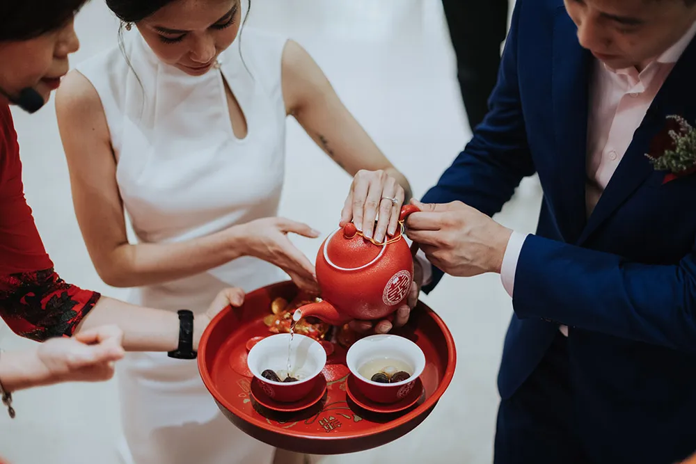 Photo Munkeat Photography. theweddingnotebook.com