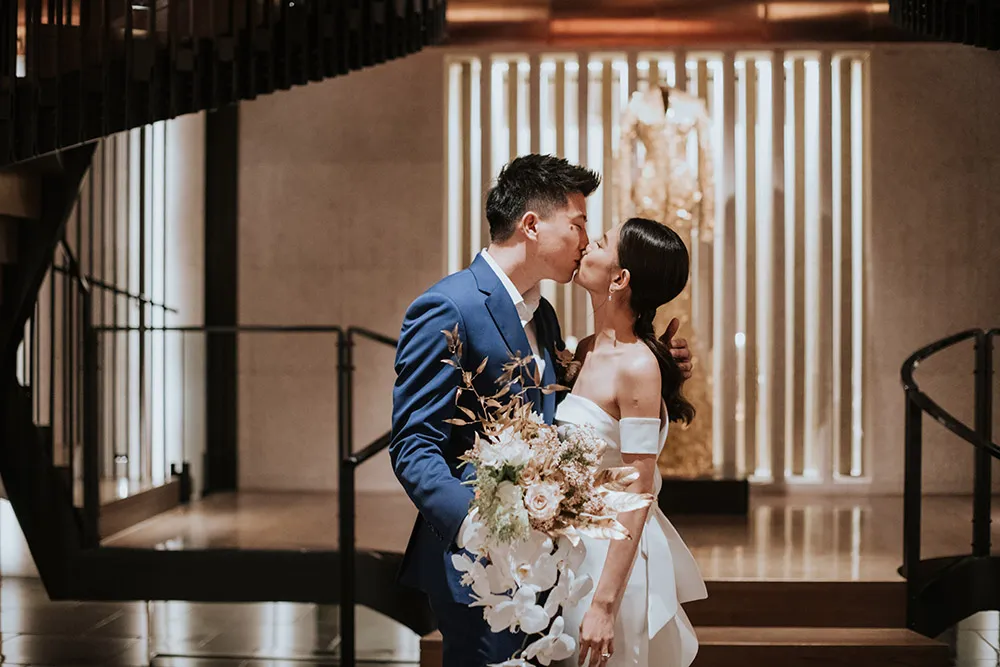 Photo Munkeat Photography. theweddingnotebook.com