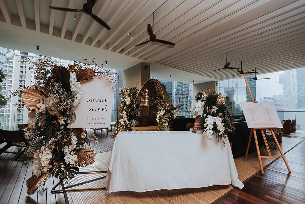 Photo Munkeat Photography. theweddingnotebook.com