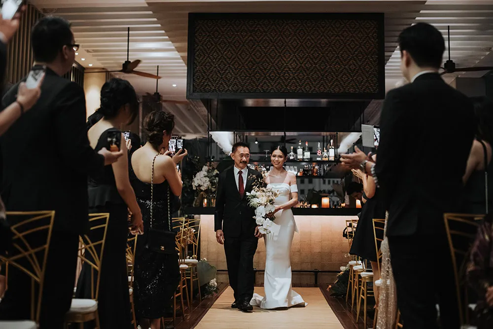 Photo Munkeat Photography. theweddingnotebook.com