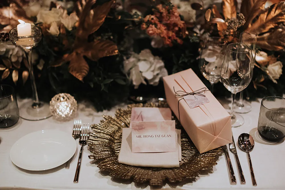 Photo Munkeat Photography. theweddingnotebook.com