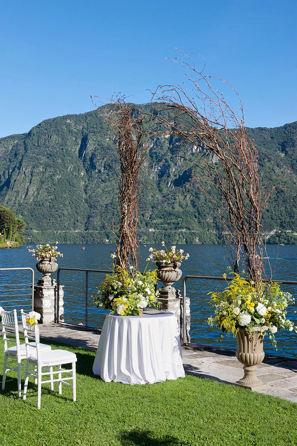 Photo by Gianluca Adovacio. theweddingnotebook.com