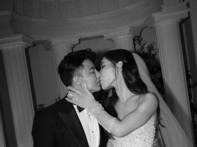 A Timeless Vintage Roman Wedding at Sentul Pavilion