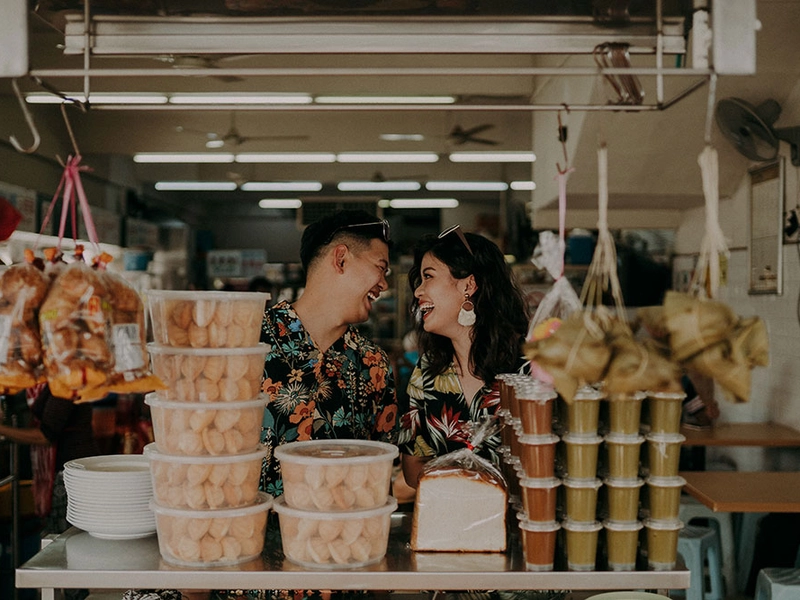A Tip of the Hat to a Couple’s Beautiful Dating History Through Bridal Portraits at Restoran Yong Len, TTDI
