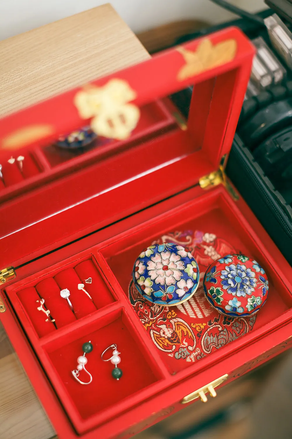 Photo by Wefreeze Photography. theweddingnotebook.com