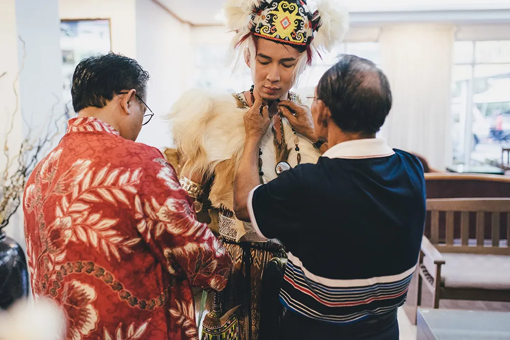 Photo by Bespoke Photographics. theweddingnotebook.com