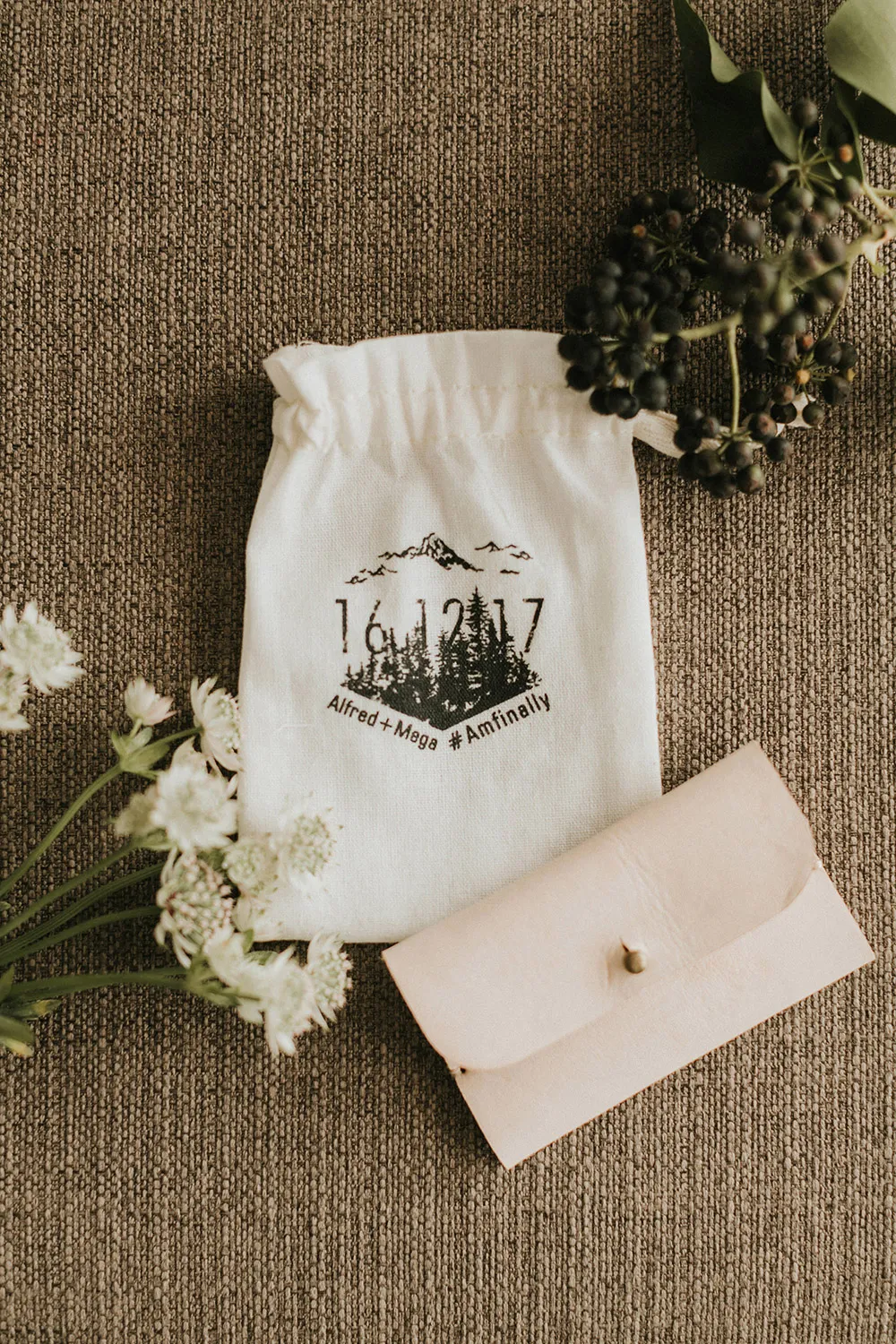 Photo by Iluminen. theweddingnotebook.com