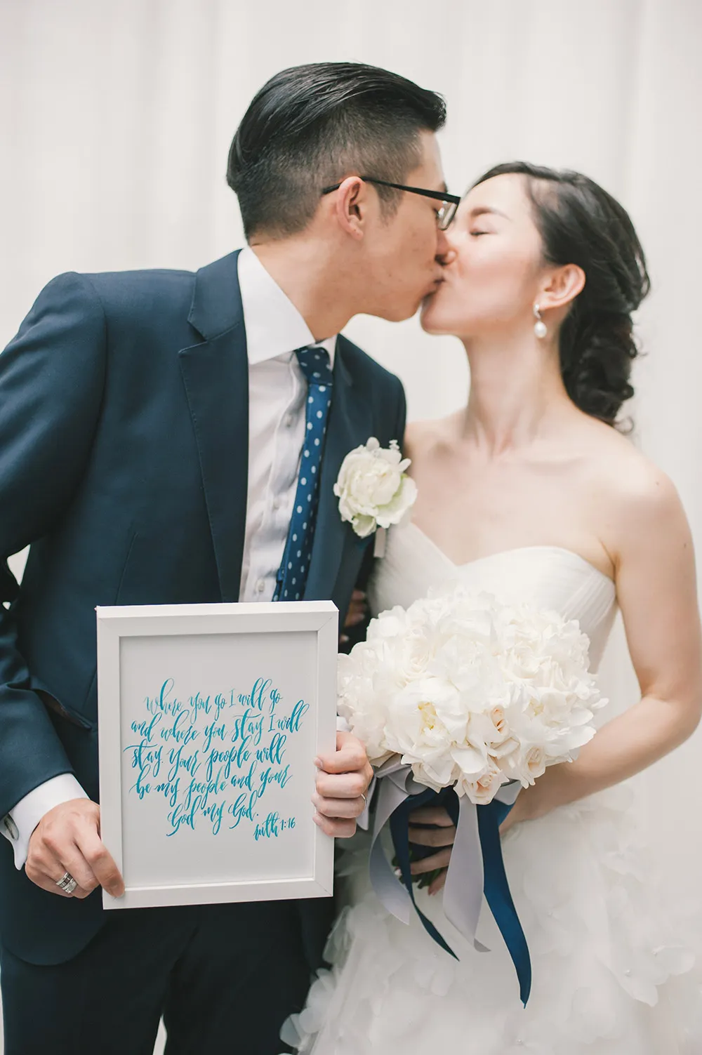 Photo by Munkeat Photography. theweddingnotebook.com