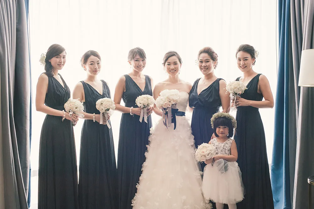 Photo by Munkeat Photography. theweddingnotebook.com