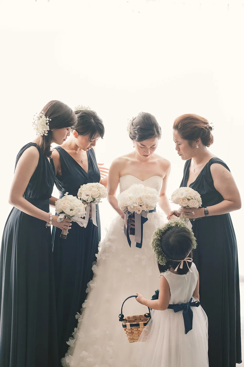 Photo by Munkeat Photography. theweddingnotebook.com