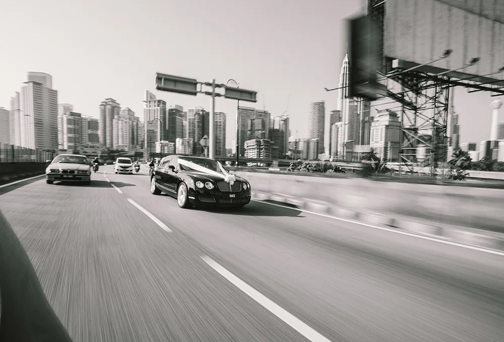 Photo by Munkeat Photography. theweddingnotebook.com