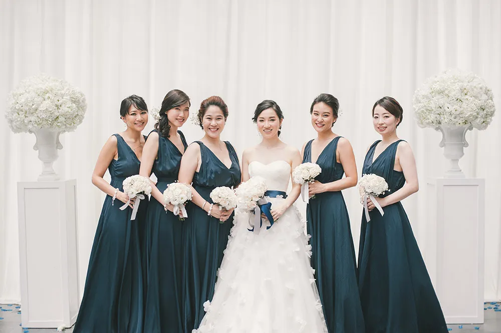 Photo by Munkeat Photography. theweddingnotebook.com