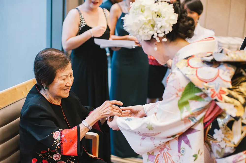 Photo by Munkeat Photography. theweddingnotebook.com