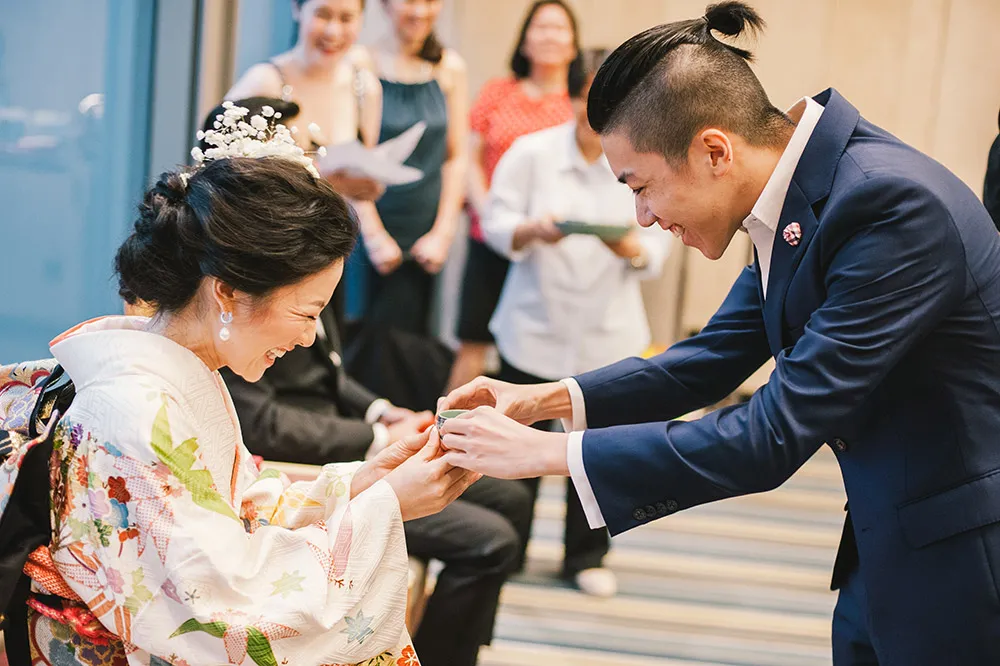 Photo by Munkeat Photography. theweddingnotebook.com