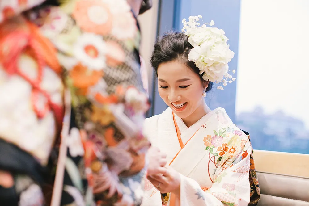 Photo by Munkeat Photography. theweddingnotebook.com