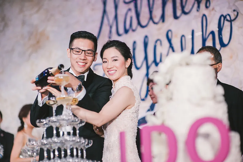 Photo by Munkeat Photography. theweddingnotebook.com