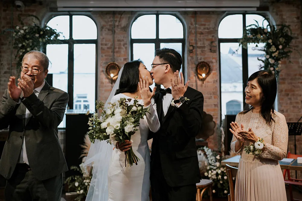 TRBAN Photography. theweddingnotebook.com