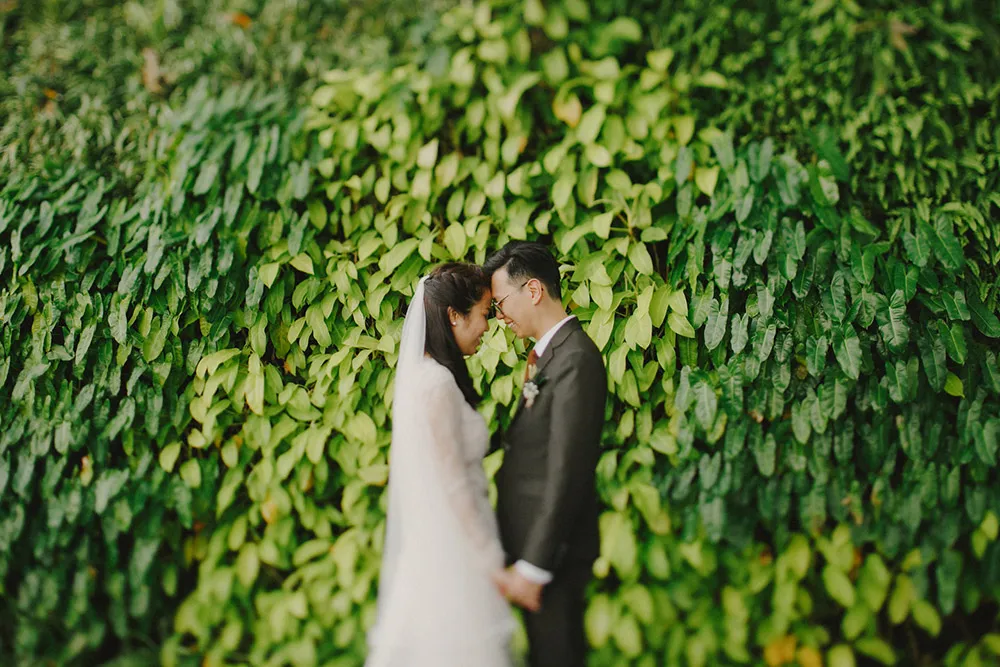 Photo by Samuel Goh Photography. theweddingnotebook.com 