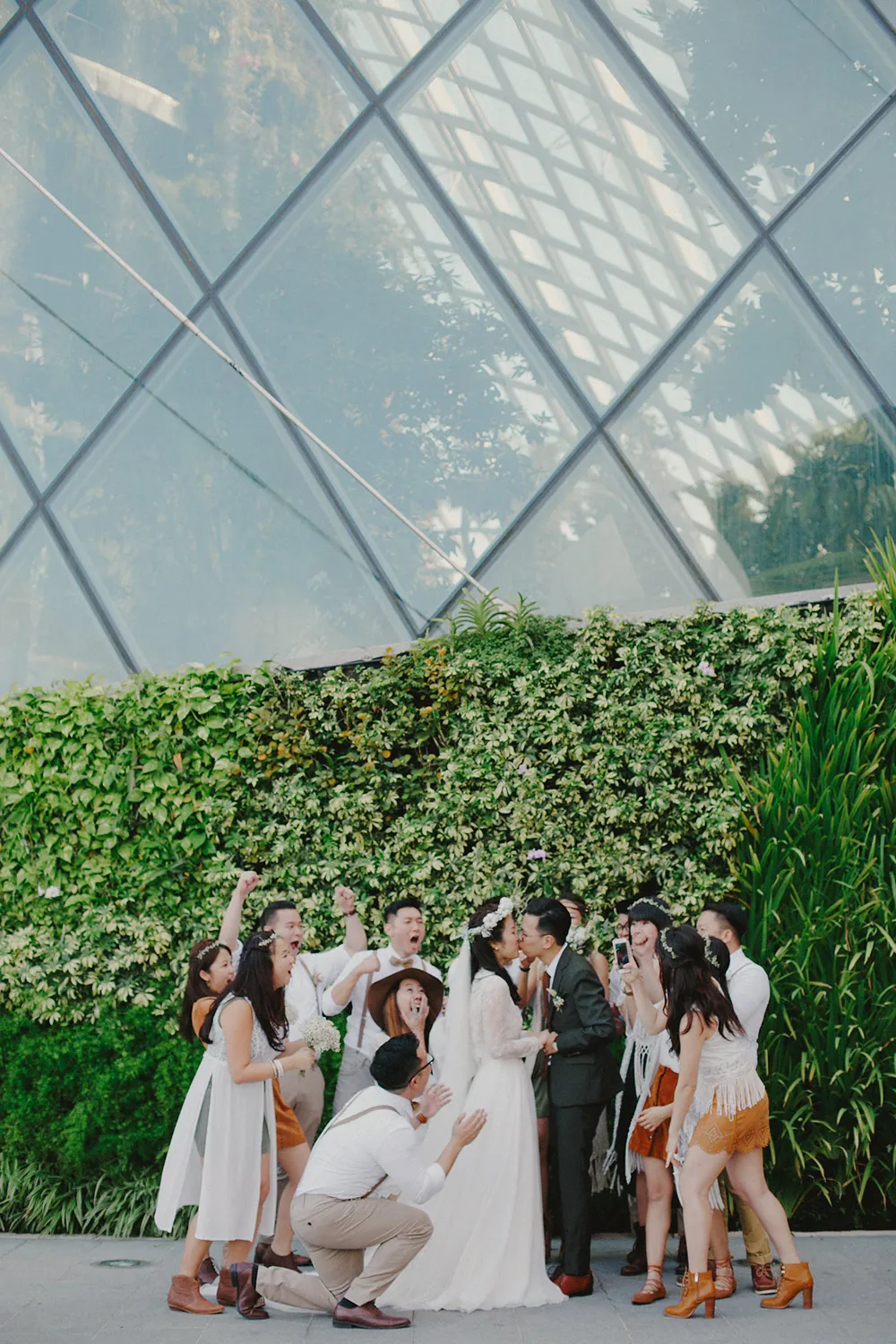 Photo by Samuel Goh Photography. theweddingnotebook.com 