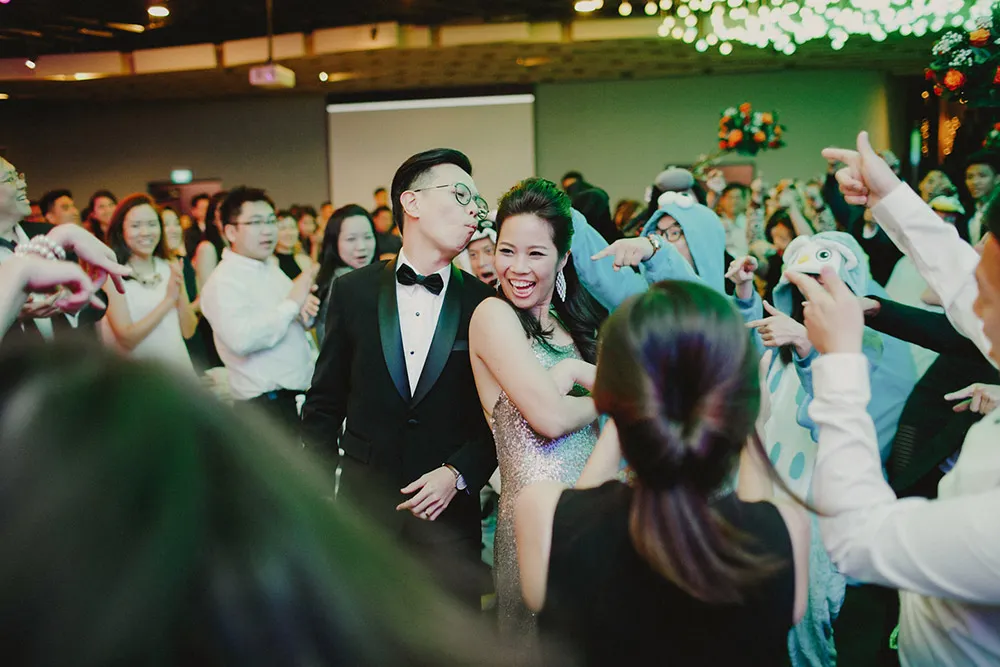 Photo by Samuel Goh Photography. theweddingnotebook.com 