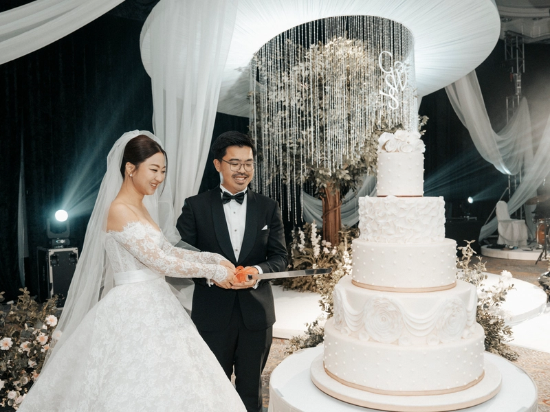 A Wedding at JW Marriott KL with Crystalline Elegance and Cultural Grace