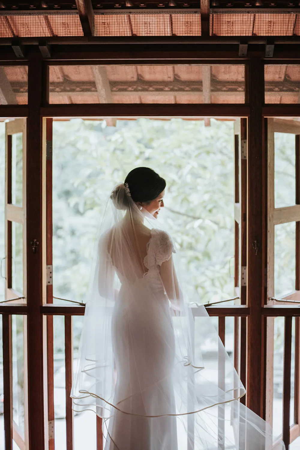 Photo by MunKeat Photography. theweddingnotebook.com