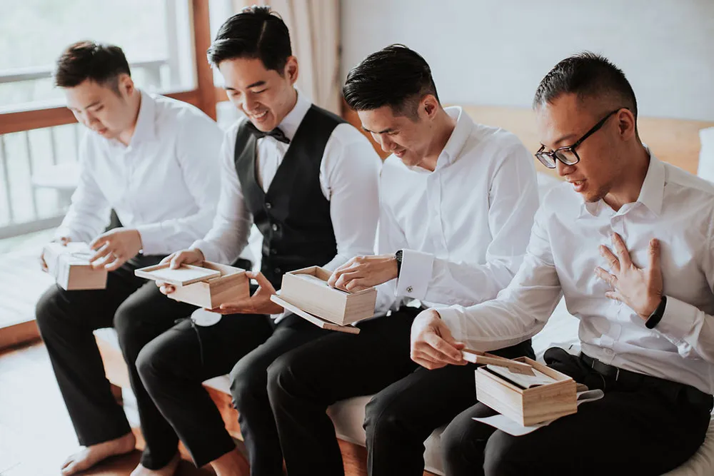 Photo by MunKeat Photography. theweddingnotebook.com