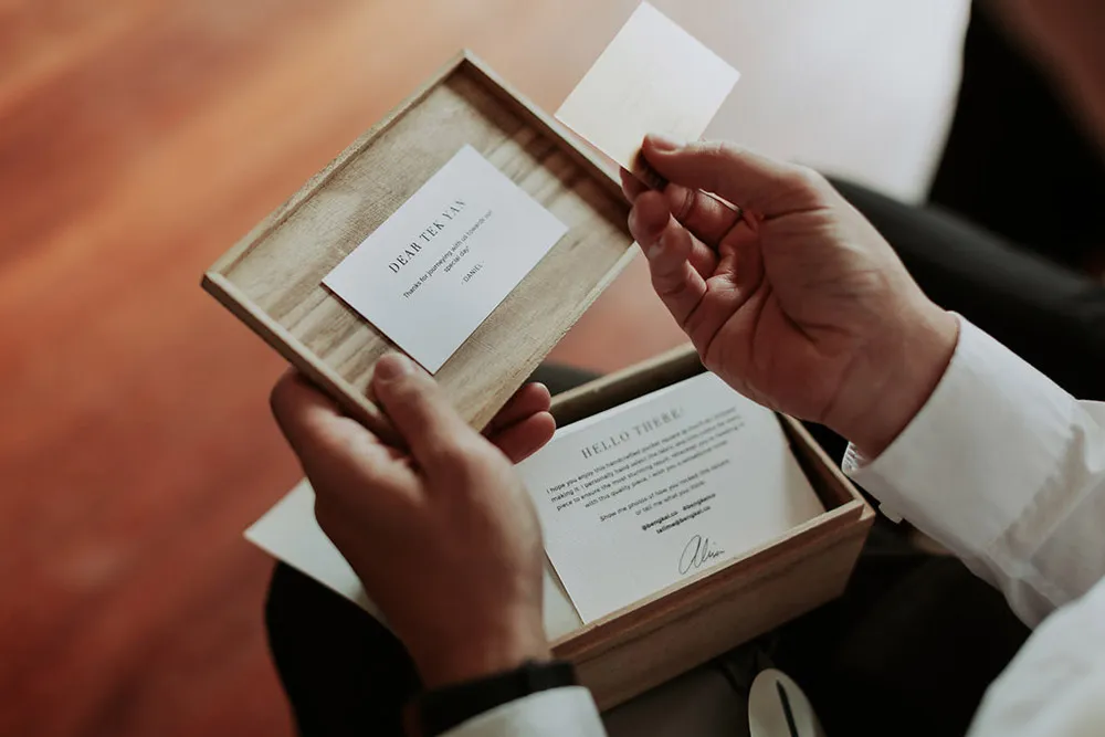 Photo by MunKeat Photography. theweddingnotebook.com